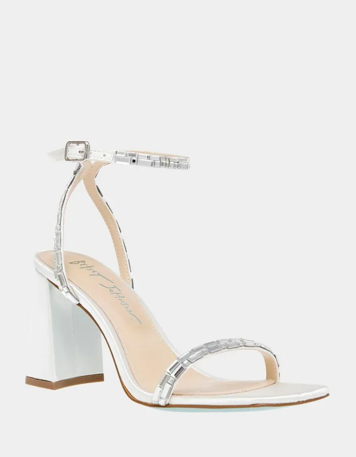 Women SCOTT IVORY Ivory Betsey Johnson