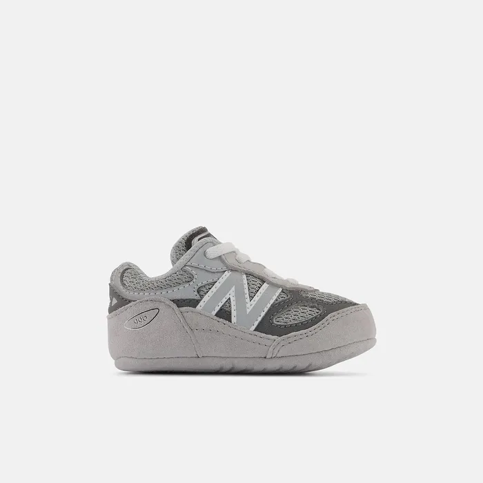 990v6 Crib Bungee Grey with Silver Size 0 8211 10 New Balance Kids