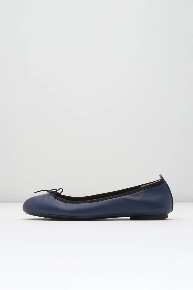 Ballet Flats Bloch Adult Ladies Nashira Ballet Flats Navy Leather