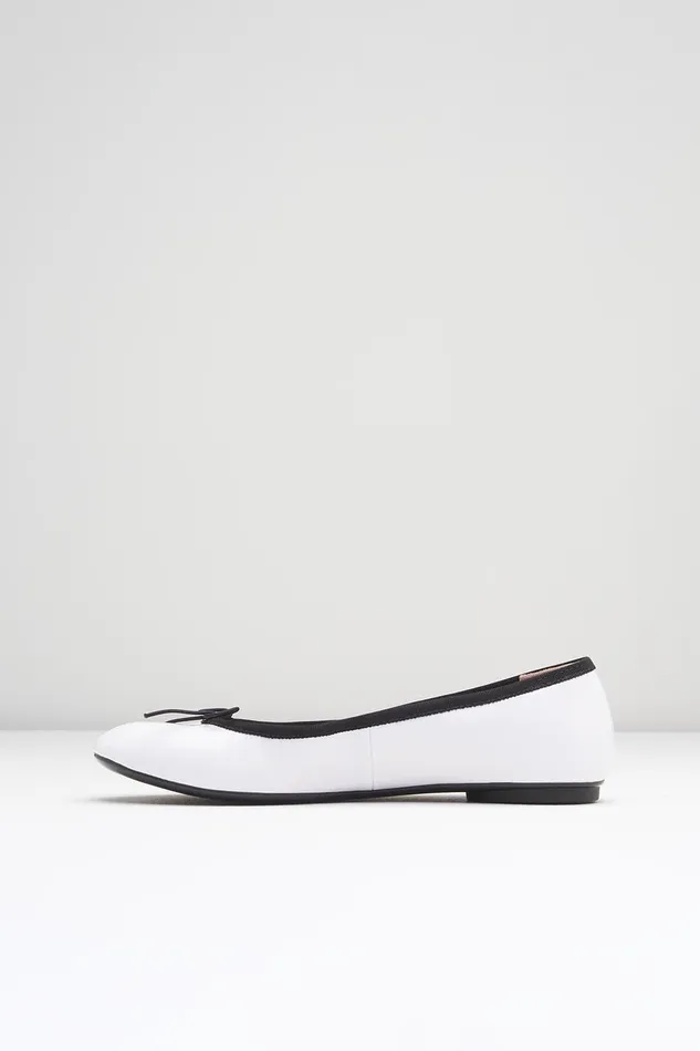 Ballet Flats Ladies Amalthea Ballet Flats White Gloss 8211 Bloch Adult