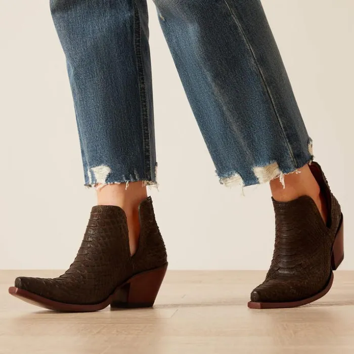 Denim Women Ariat Ultra High Rise Tomboy Straight Jean Moana Denim Women Ariat Ultra High Rise Tomboy Straight Jean Moana