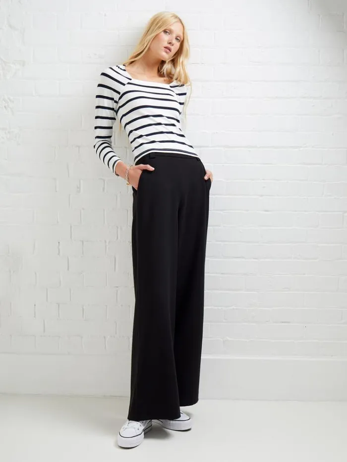 French Connection Tops Rallie Stripe Square Neck Long Sleeve Top Stripe Whitemarine 8211 Woman French Connection Tops Rallie Stripe Square Neck Long Sleeve Top Stripe Whitemarine 8211 Woman