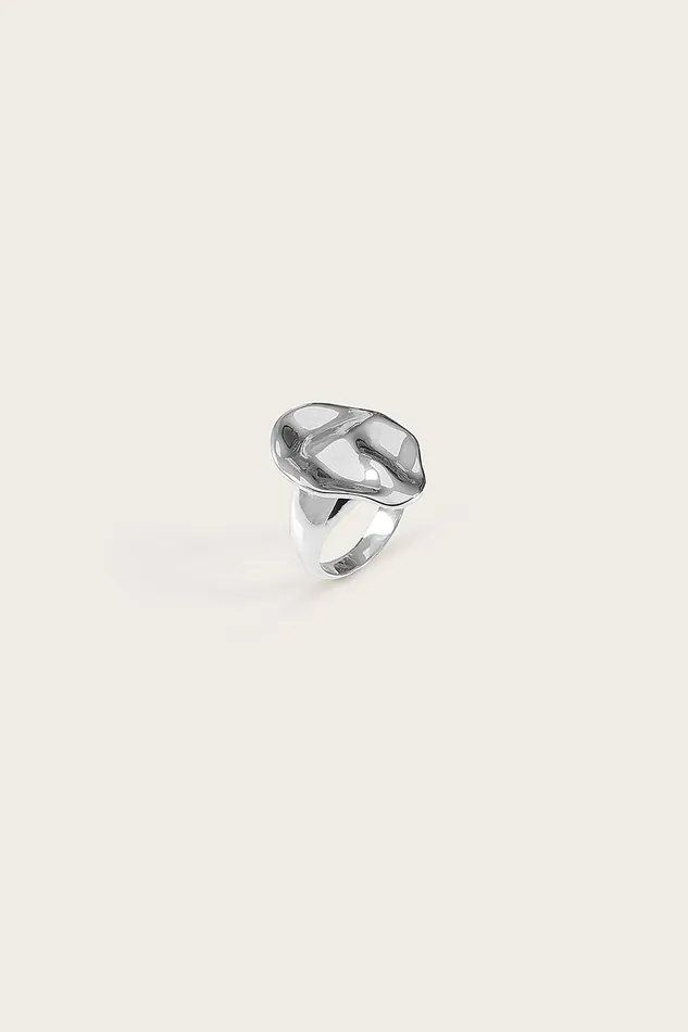 Lavish Alice Jewellery LEORA Hammered Effect Oval Silver Ring 8211 Women
