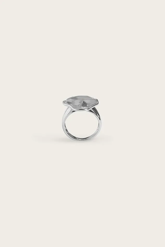 Lavish Alice Jewellery LEORA Hammered Effect Oval Silver Ring 8211 Women