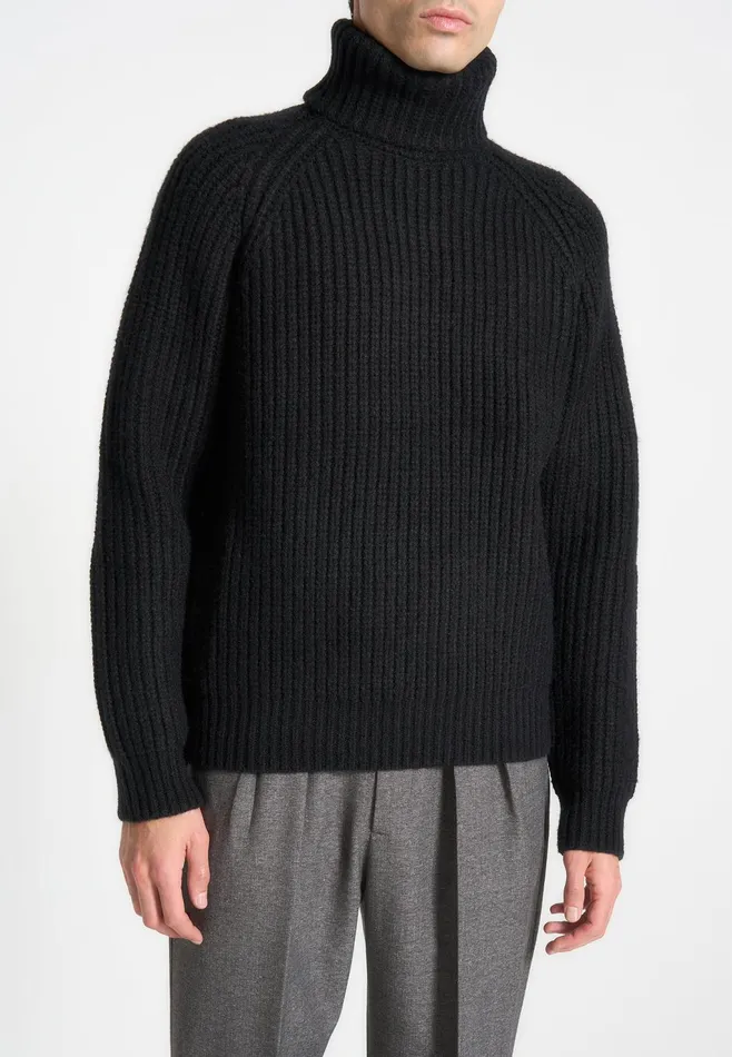 Men Manire De Voir Roll Neck Chunky Knit Jumper Black