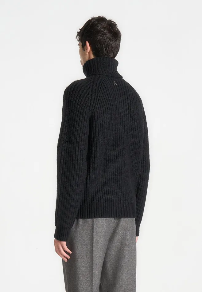 Men Manire De Voir Roll Neck Chunky Knit Jumper Black