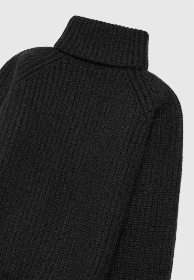 Men Manire De Voir Roll Neck Chunky Knit Jumper Black