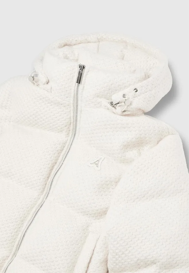 Men Manire De Voir Textured Knit Puffer Jacket Cream