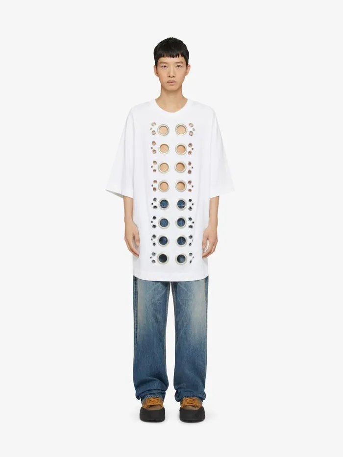 Men TShirts Givenchy Wide Fit Tshirt In Cotton With Eyelet Details White