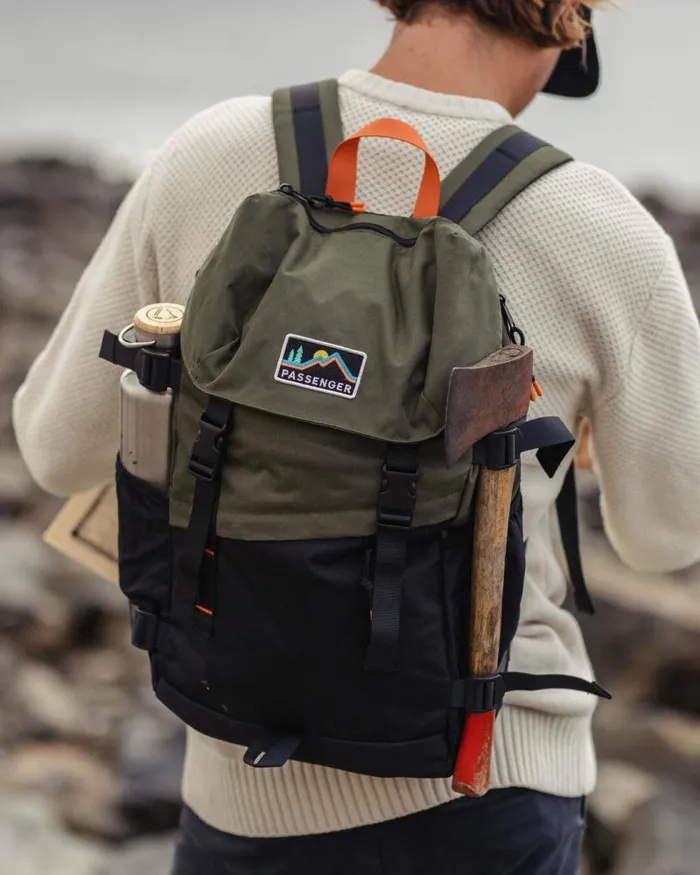 Passenger Backpacks and Bags Boondocker Recycled 26L Backpack BlackKhaki Blackkhaki 8211 WomenMen