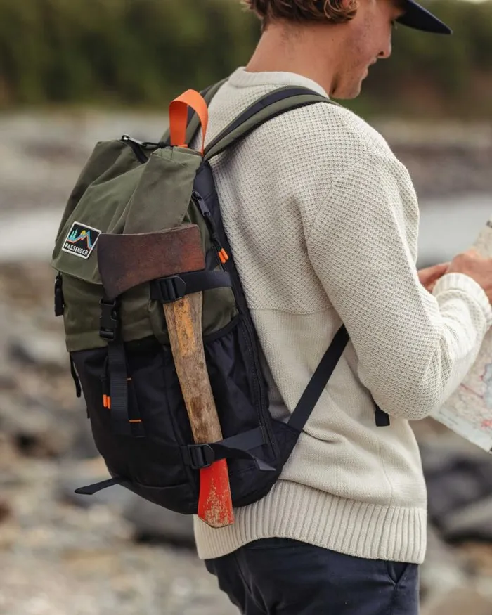 Passenger Backpacks and Bags Boondocker Recycled 26L Backpack BlackKhaki Blackkhaki 8211 WomenMen
