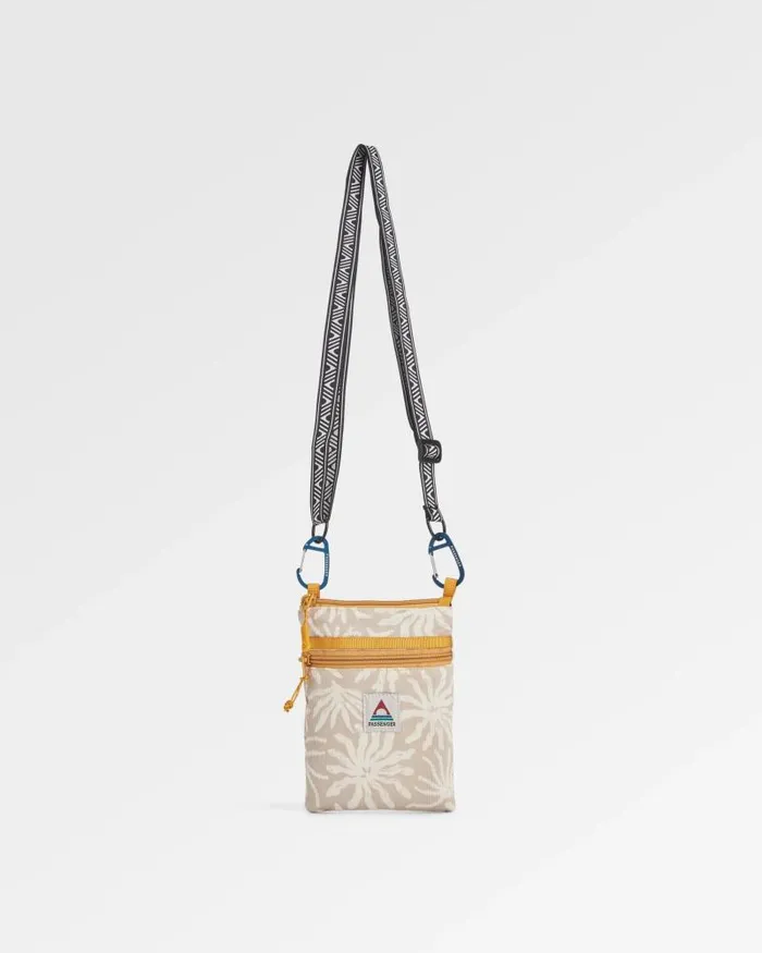 Passenger Backpacks and Bags Journey Recycled Crossbody Bag Seaweed Pebble Grey Seaweed Pebble Grey 8211 WomenMen