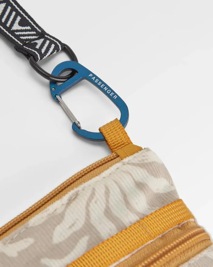 Passenger Backpacks and Bags Journey Recycled Crossbody Bag Seaweed Pebble Grey Seaweed Pebble Grey 8211 WomenMen