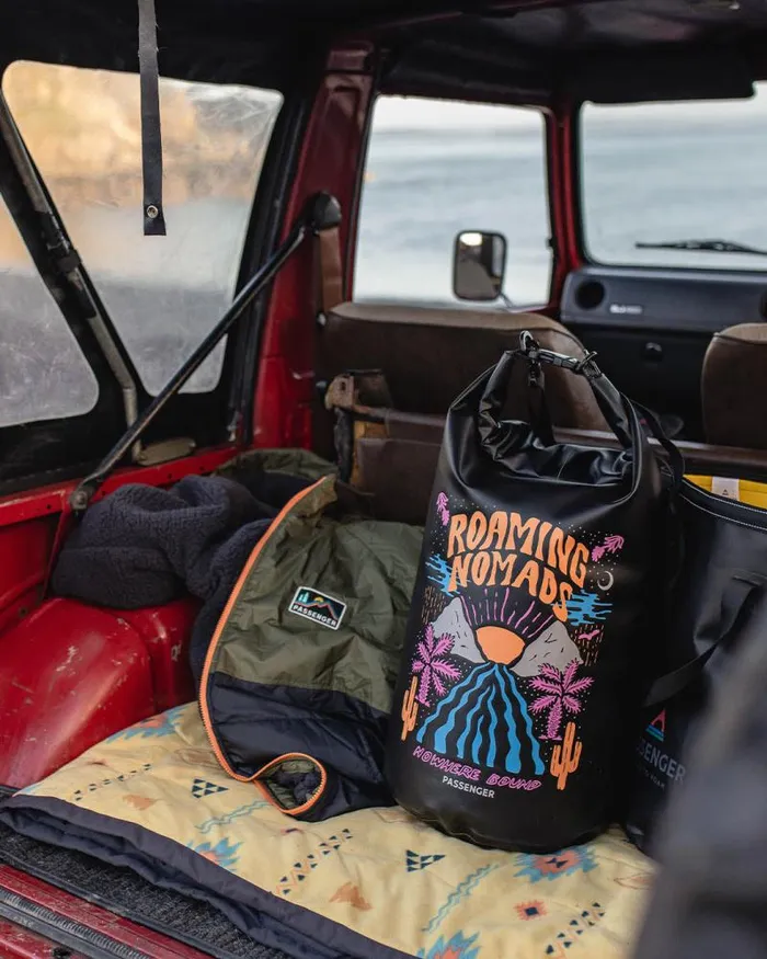 Passenger Backpacks and Bags Tide 30L Recycled Dry Bag Roaming Nomads Roaming Nomads 8211 WomenMen