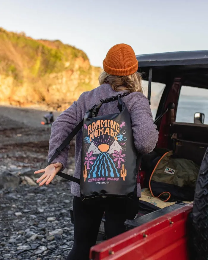 Passenger Backpacks and Bags Tide 30L Recycled Dry Bag Roaming Nomads Roaming Nomads 8211 WomenMen