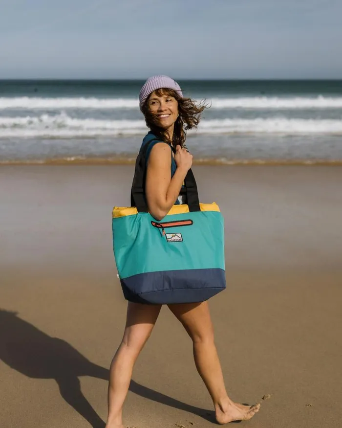 Passenger Backpacks and Bags Tote Recycled Cooler Bag Multi Primary Multi Primary 8211 MenWomen