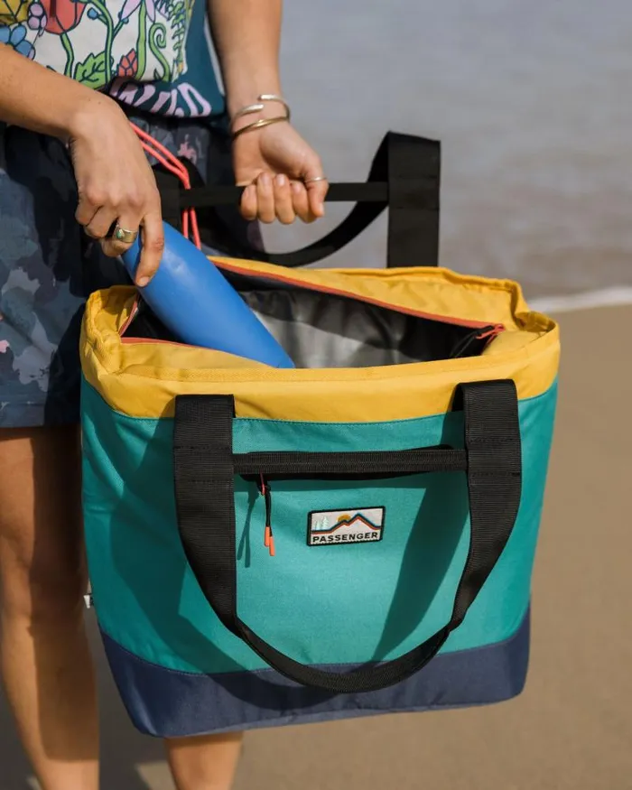 Passenger Backpacks and Bags Tote Recycled Cooler Bag Multi Primary Multi Primary 8211 MenWomen