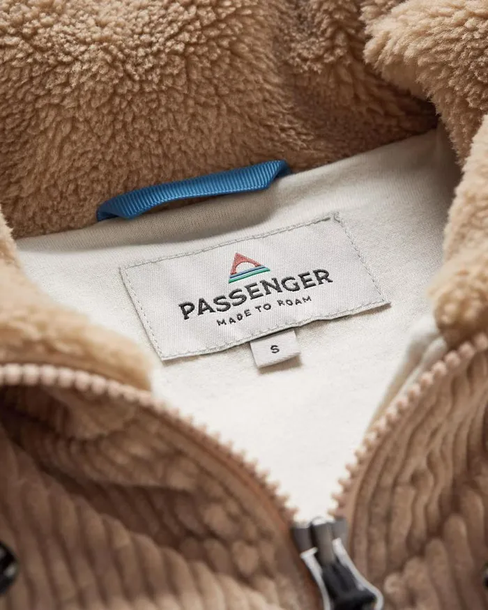 Passenger Tops Awaken Recycled DeepPile Sherpa Fleece Biscuit Biscuit 8211 Women