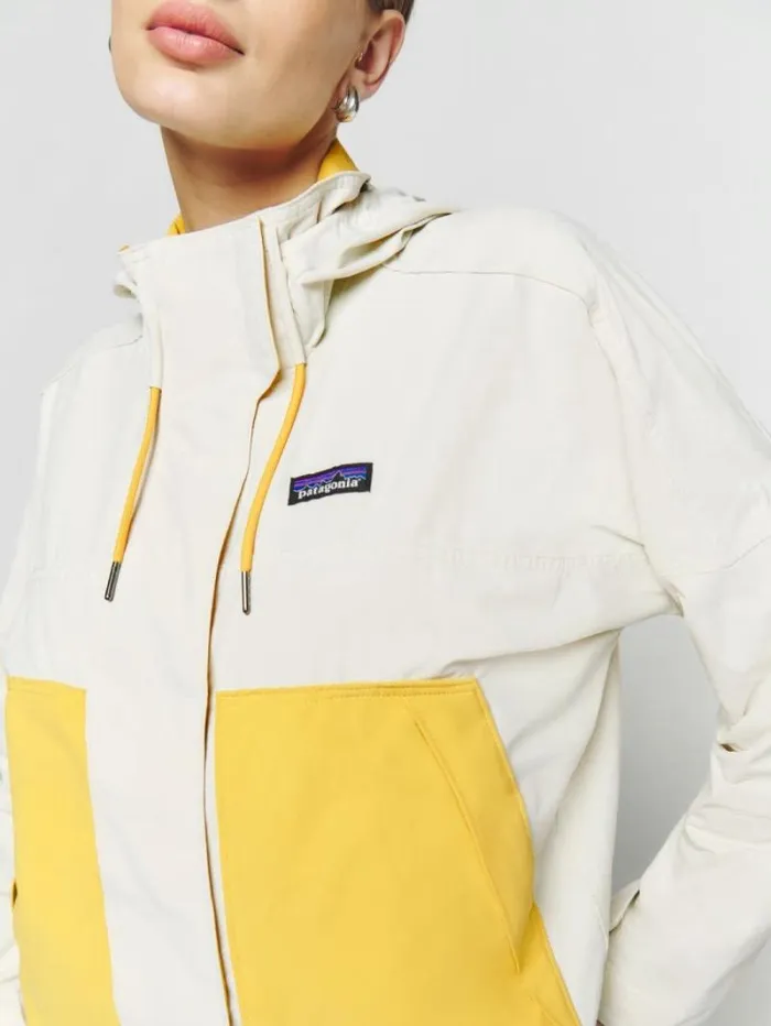 The Reformation Patagonia Women039s Skysail Jacket Dino White W Surfboard Yellow 8211 Clothing