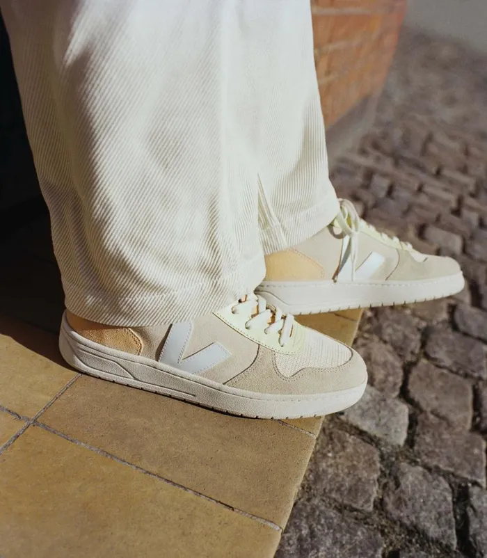 VEJA V10 SUEDE SABLE MENTHOL MULTICO Women V10
