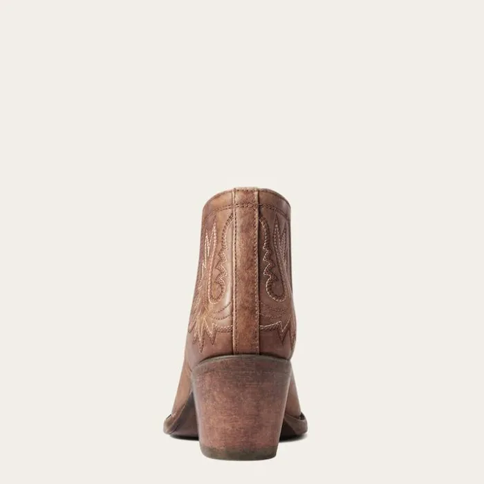Western Boots Women Ariat Dixon R Toe Western Boot Naturally Distressed Brown