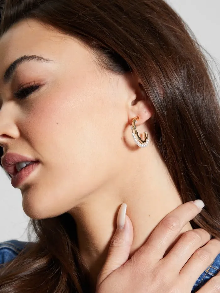 Women GUESS 14K GoldTone and Pearl Hoop Earrings Gold Jewelry Women GUESS 14K GoldTone and Pearl Hoop Earrings Gold Jewelry