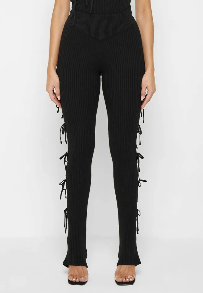 Women Manire De Voir Knitted Lace Up Leggings With Stirrups Black