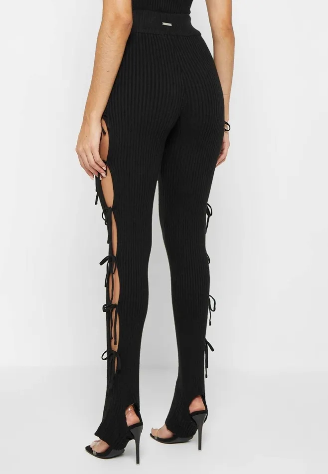 Women Manire De Voir Knitted Lace Up Leggings With Stirrups Black