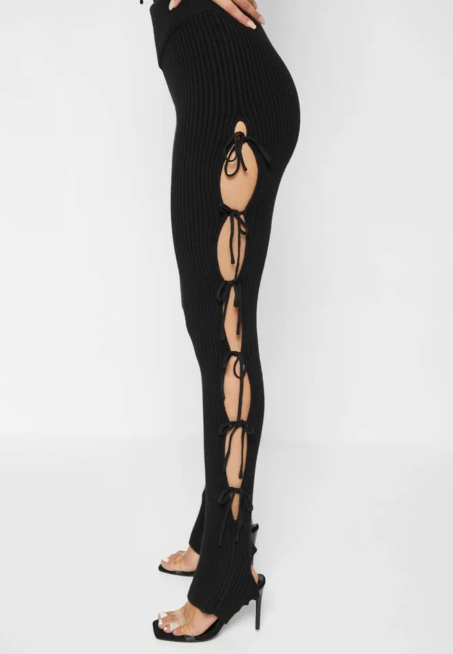 Women Manire De Voir Knitted Lace Up Leggings With Stirrups Black
