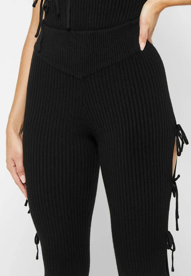 Women Manire De Voir Knitted Lace Up Leggings With Stirrups Black