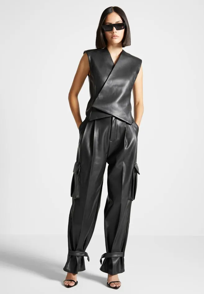 Women Manire De Voir Leather Pleated Cargo Trousers Black