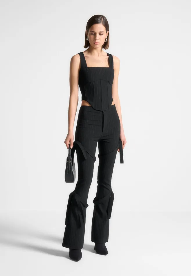 Women Manire De Voir Strap Detail Pinstripe Fit And Flare Leggings Black