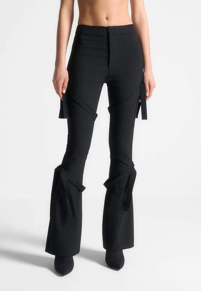 Women Manire De Voir Strap Detail Pinstripe Fit And Flare Leggings Black