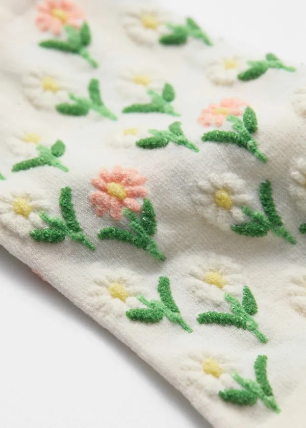 Women Socks and Tights and Other Stories Flower Embroidered Socks White