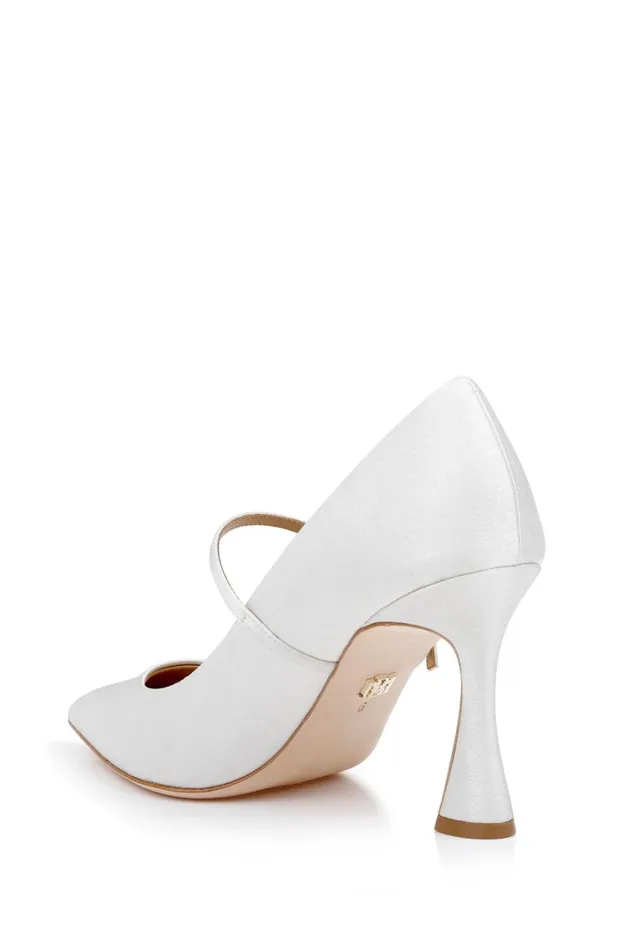 Women Stiletto Badgley Mischka Antonia Pointed Toe Mary Jane Pumps White Crepe